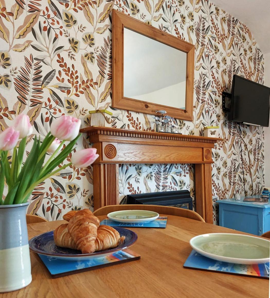Salt Marsh Apartment Tywyn Buitenkant foto