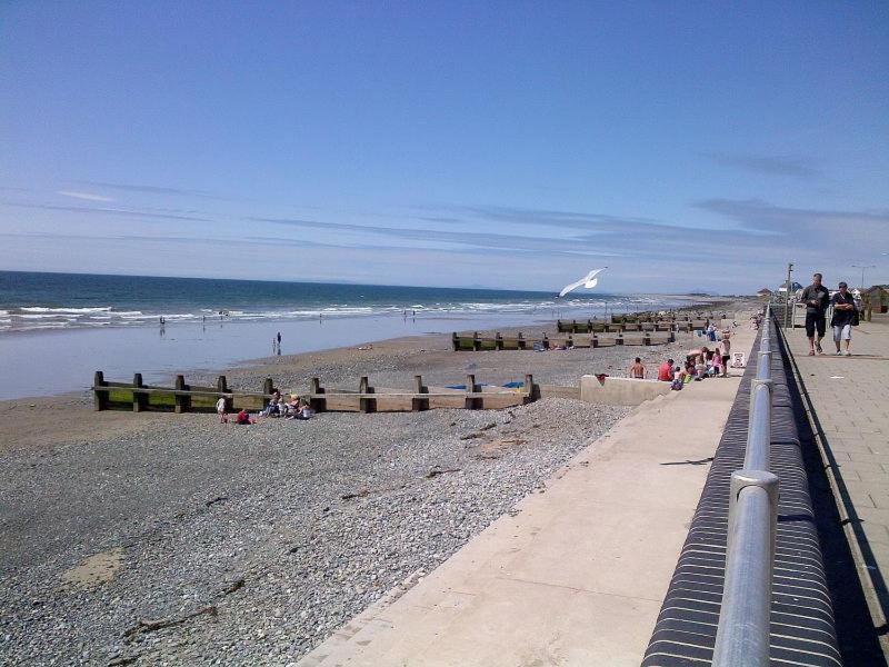 Salt Marsh Apartment Tywyn Buitenkant foto